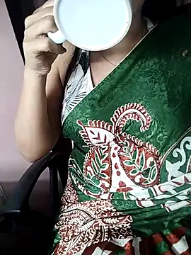 Snapshot of karishma chatting on 02.20.25 karishma online show from 02.20.25