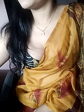 Snapshot of karishma chatting on 03.21.25 karishma online show from 03.21.25