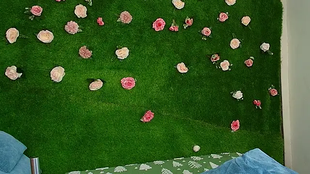 Snapshot of Huge_Titties_ chatting on 02.22.26 Huge Titties online show from 02.22.26