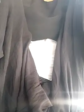 saloni19881 online show from 09.12.25