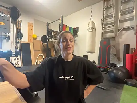 MissSwitch online show from 12.03.24