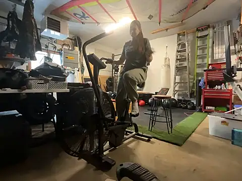 MissSwitch online show from 01.06.25