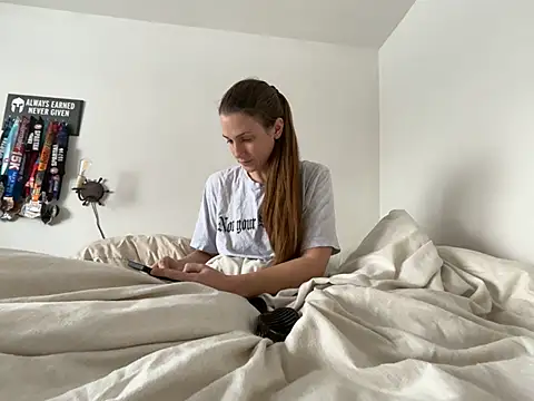 MissSwitch online show from 02.04.25