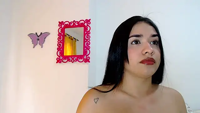 Snapshot of SaraBlosson chatting on 03.06.25 SaraBlosson online show from 03.06.25