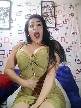 Snapshot of Rosy_sexxx chatting on 11.21.25 Rosy sexxx online show from 11.21.25