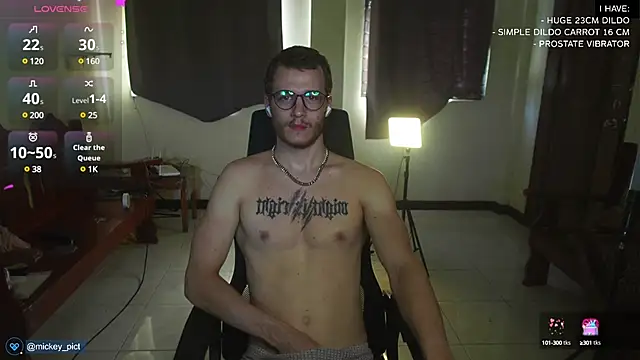 Snapshot of mickeypict chatting on 12.10.24 mickeypict online show from 12.10.24