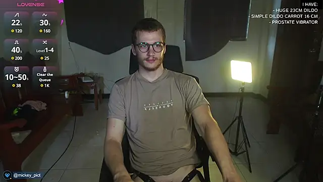 Snapshot of mickeypict chatting on 12.10.24 mickeypict online show from 12.10.24