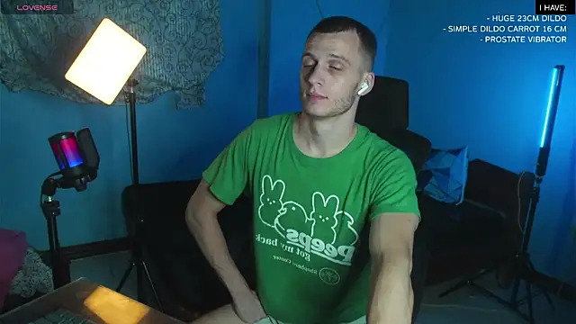 Snapshot of mickeypict chatting on 02.14.25 mickeypict online show from 02.14.25