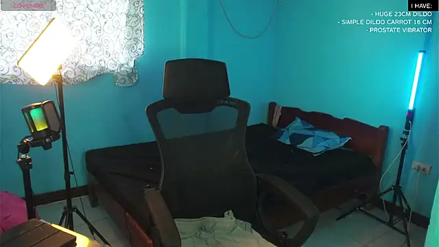 Snapshot of mickeypict chatting on 02.17.25 mickeypict online show from 02.17.25