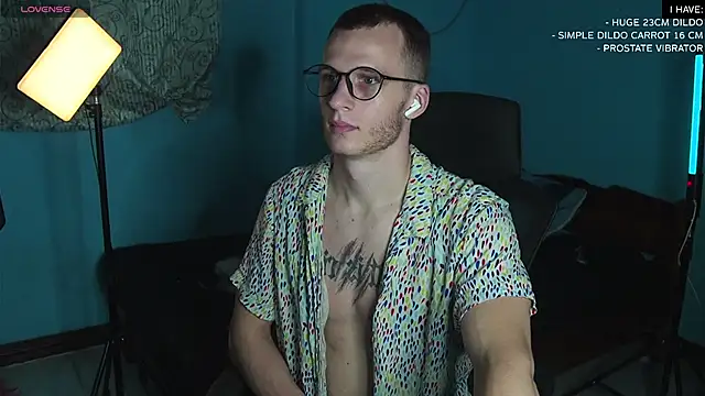 Snapshot of mickeypict chatting on 02.20.25 mickeypict online show from 02.20.25