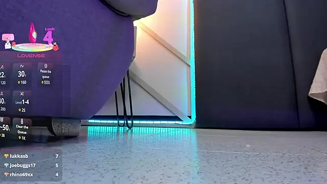 Snapshot of SophieHarris_ chatting on 03.18.25 SophieHarris online show from 03.18.25