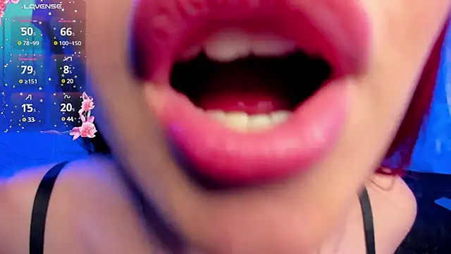 Snapshot of ZaraWest chatting on 03.21.25 ZaraWest online show from 03.21.25