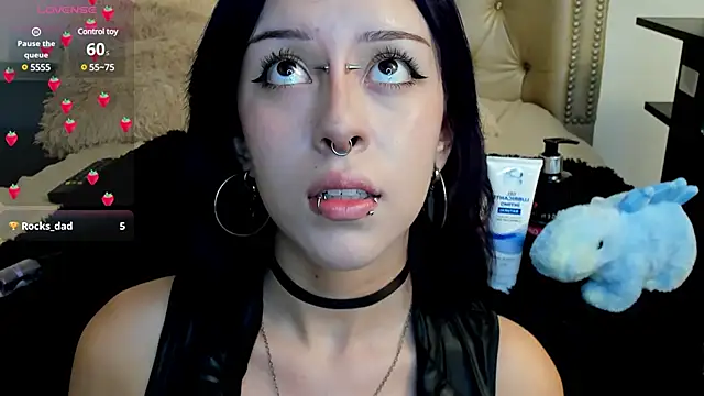 AlexaFoxy18 online show from 12.31.24