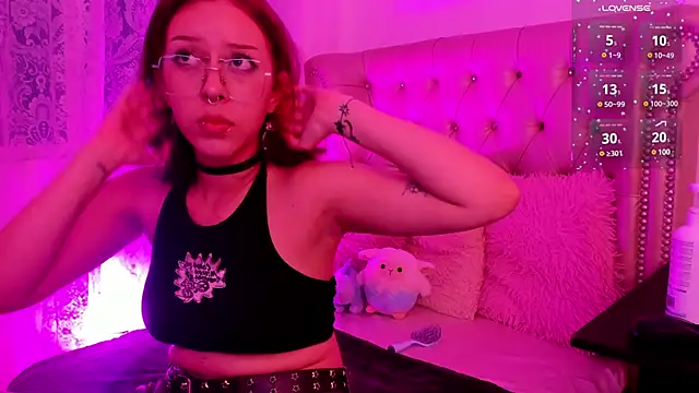 AlexaFoxy18 online show from 03.18.25