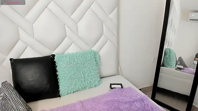 AlexaFoxy18 online show from 09.10.25