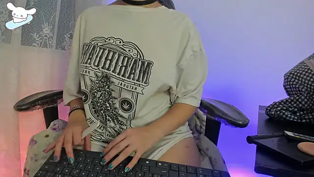 AlexaFoxy18 online show from 10.16.25