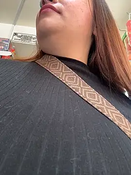 Snapshot of Tatiana_O chatting on 11.29.25 Tatiana O online show from 11.29.25