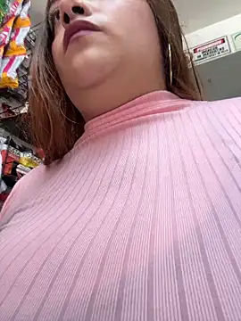 Snapshot of Tatiana_O chatting on 12.19.25 Tatiana O online show from 12.19.25