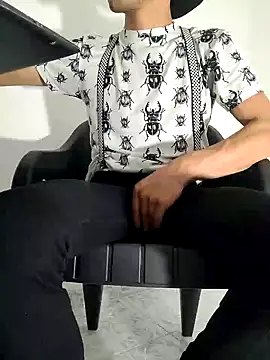 charlesss19 online show from 03.03.25