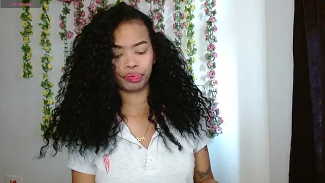 Shenna brunette  online show from 12.14.25