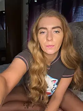 Snapshot of Summer_Paige chatting on 03.10.25 Summer Paige online show from 03.10.25