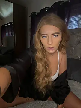 Snapshot of Summer_Paige chatting on 03.15.25 Summer Paige online show from 03.15.25