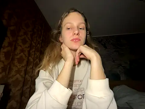 Snapshot of Eva_Angel3 chatting on 10.26.25 Eva Angel3 online show from 10.26.25