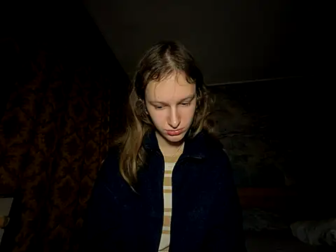 Snapshot of Eva_Angel3 chatting on 10.28.25 Eva Angel3 online show from 10.28.25