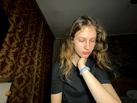 Snapshot of Eva_Angel3 chatting on 11.26.25 Eva Angel3 online show from 11.26.25