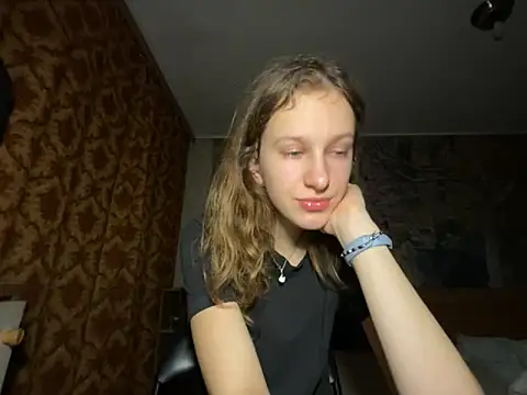 Snapshot of Eva_Angel3 chatting on 12.04.25 Eva Angel3 online show from 12.04.25