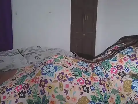 Snapshot of sexy-honey09 chatting on 01.28.25 sexy-honey09 online show from 01.28.25