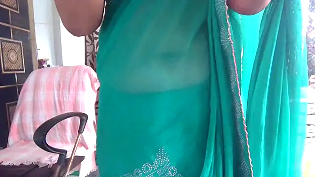 Snapshot of sexy-honey09 chatting on 11.30.25 sexy-honey09 online show from 11.30.25