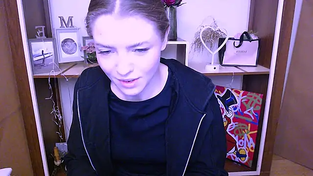 MissOliviaa  online show from 12.24.24