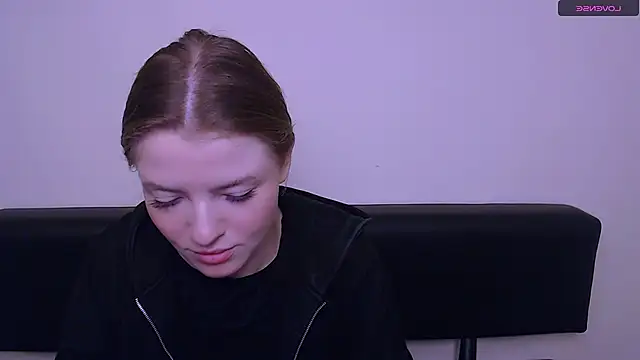 MissOliviaa  online show from 12.27.24