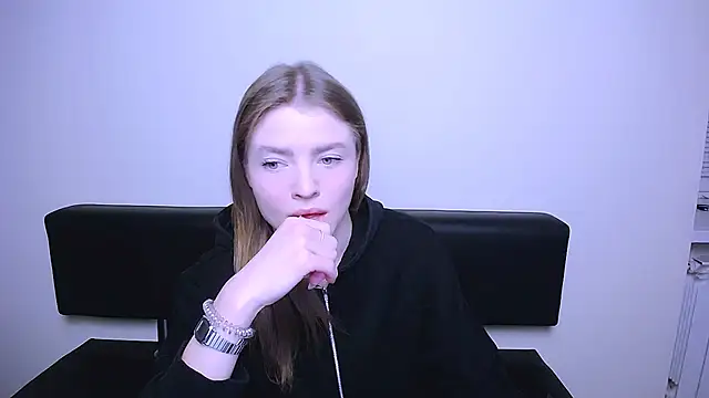 MissOliviaa  online show from 02.18.25