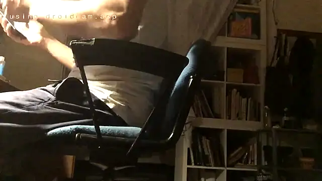 Snapshot of otikatseikaip3r chatting on 10.23.25 otikatseikaip3r online show from 10.23.25