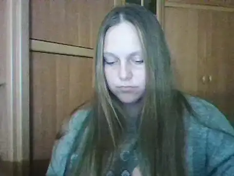 Snapshot of Evasapples chatting on 12.07.24 Evasapples online show from 12.07.24