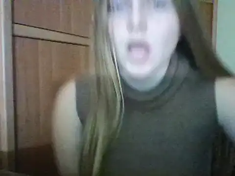 Snapshot of Evasapples chatting on 12.08.24 Evasapples online show from 12.08.24