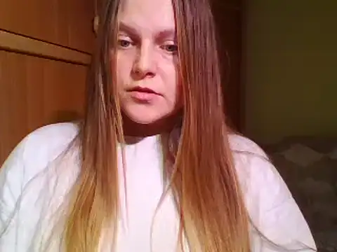 Snapshot of Evasapples chatting on 12.22.24 Evasapples online show from 12.22.24