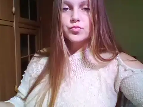 Snapshot of Evasapples chatting on 12.28.24 Evasapples online show from 12.28.24