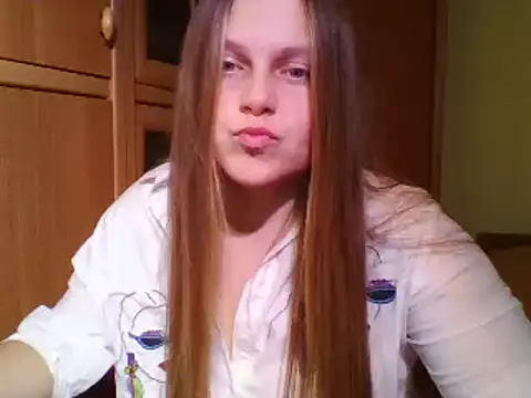 Snapshot of Evasapples chatting on 01.03.25 Evasapples online show from 01.03.25