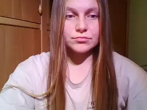 Snapshot of Evasapples chatting on 01.03.25 Evasapples online show from 01.03.25