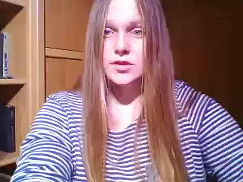 Snapshot of Evasapples chatting on 01.09.25 Evasapples online show from 01.09.25