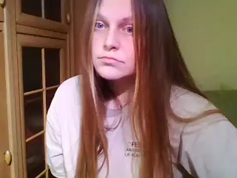 Snapshot of Evasapples chatting on 01.25.25 Evasapples online show from 01.25.25