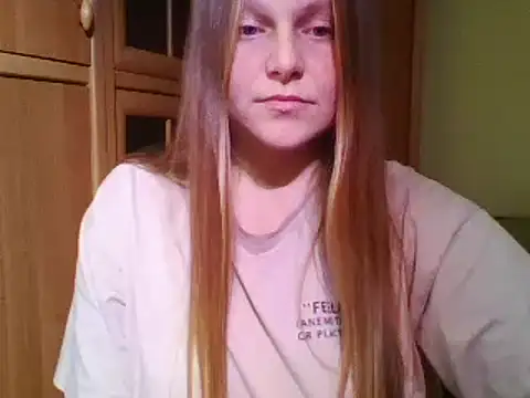 Snapshot of Evasapples chatting on 01.25.25 Evasapples online show from 01.25.25