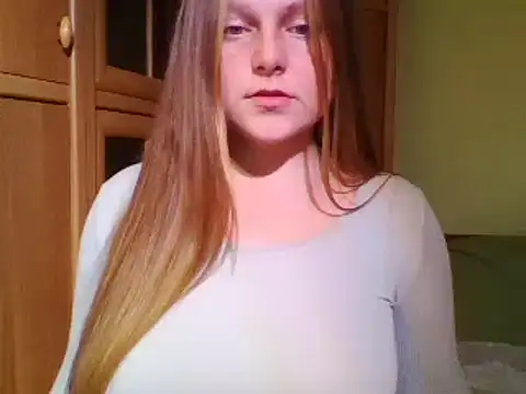 Snapshot of Evasapples chatting on 01.26.25 Evasapples online show from 01.26.25