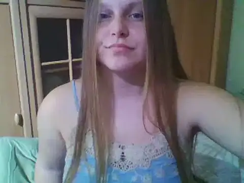 Snapshot of Evasapples chatting on 02.07.25 Evasapples online show from 02.07.25