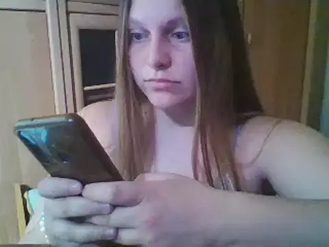 Snapshot of Evasapples chatting on 02.07.25 Evasapples online show from 02.07.25