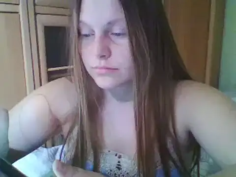 Snapshot of Evasapples chatting on 02.09.25 Evasapples online show from 02.09.25