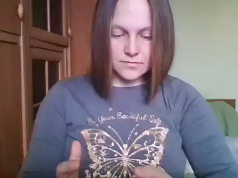 Snapshot of Evasapples chatting on 02.15.25 Evasapples online show from 02.15.25